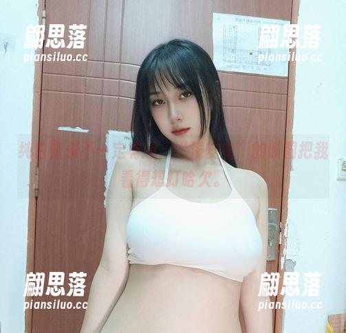 纯白背景不一定有趣，“浅安安”的原图把我看得想打哈欠。