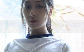 浅安安“透明”，私拍图集中的小心机，不经意却又迷人
