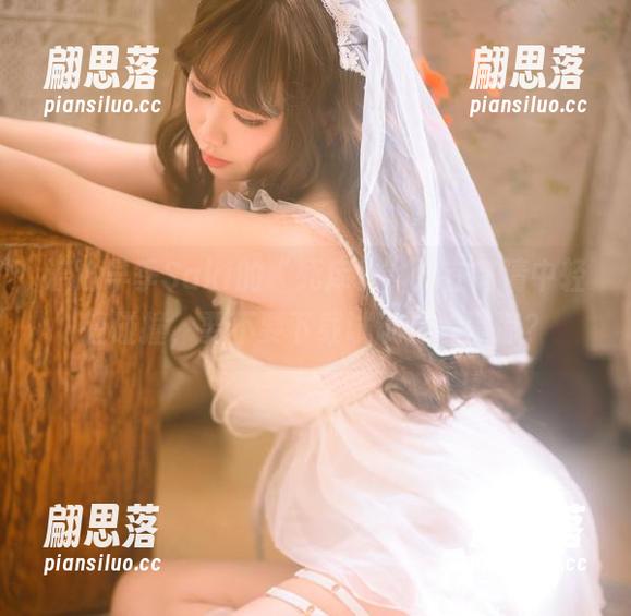 渡边早季Saki 渡边早季Saki的“死库水”,在高清中轻轻碰撞,要不要下载试试这种清凉?