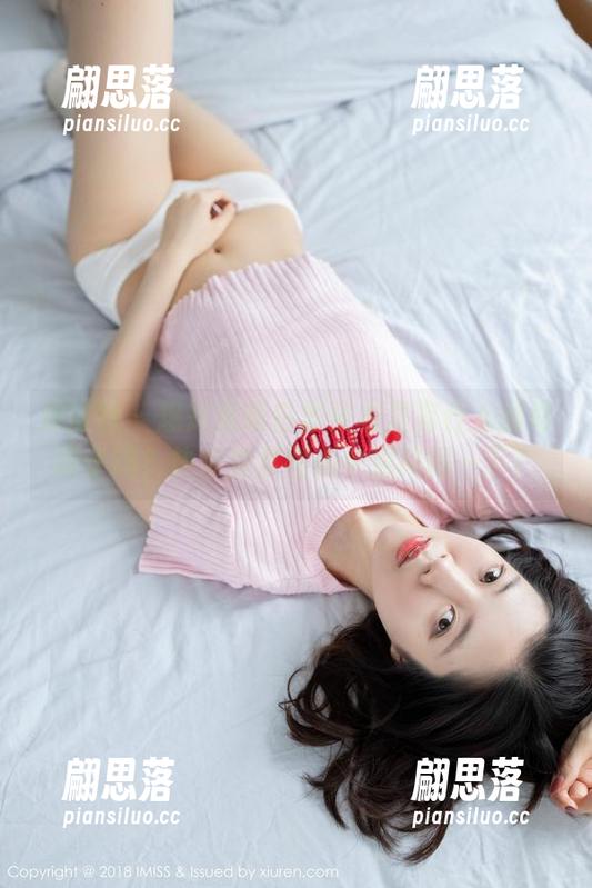 爱蜜社 - 想知道萌白酱皮衣里有什么新奇段子吗？快来免费图集中深拷问一下！