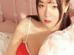 下载猫九酱的红色圣诞礼物，绝不是普通的节日气氛哦
