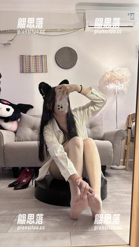 微密圈 - 玫桃泡芙的定制女孩作品，似乎有点甜又不腻