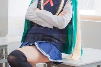 白金Saki冒出来了，JK美丝校服写真集更新，流行元素随机组合！