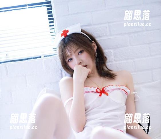 教室的白露Bululu，美图像是一行直击心灵的笔记，勾得我反复琢磨。