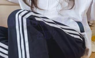 神沢永莉的粉色合集，色彩与现实的矛盾在哪？