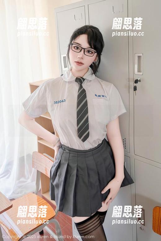 秀人网 - 安然儿，牛仔美腿的作品集，想研究研究，结果却愣住在那儿了。
