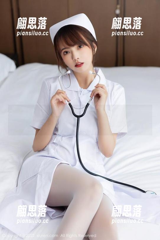 秀人网 - 走心的小泡芙winna短裙美图，精选之中有你不可想象的美！