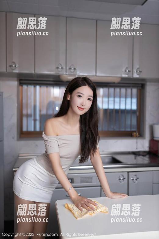 秀人网-月野兔美妞 秀人网 - 月野兔美妞空姐写真——看我免费shipping给你们的美!