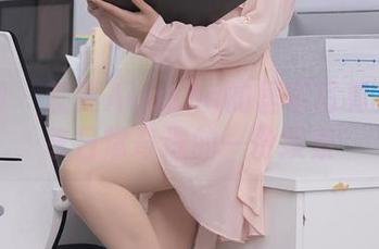 秀人网 – 蓝夏Akasha的居家写真集：分享日常奇遇的一份摸索