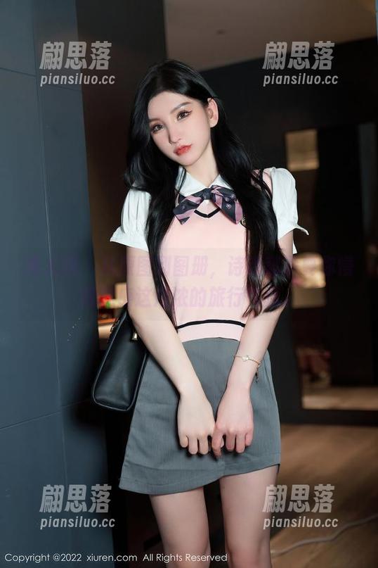 秀人网-诗诗 秀人网 - 从原图到图册,诗诗就是要你慢慢琢磨这浓浓的旅行气息。