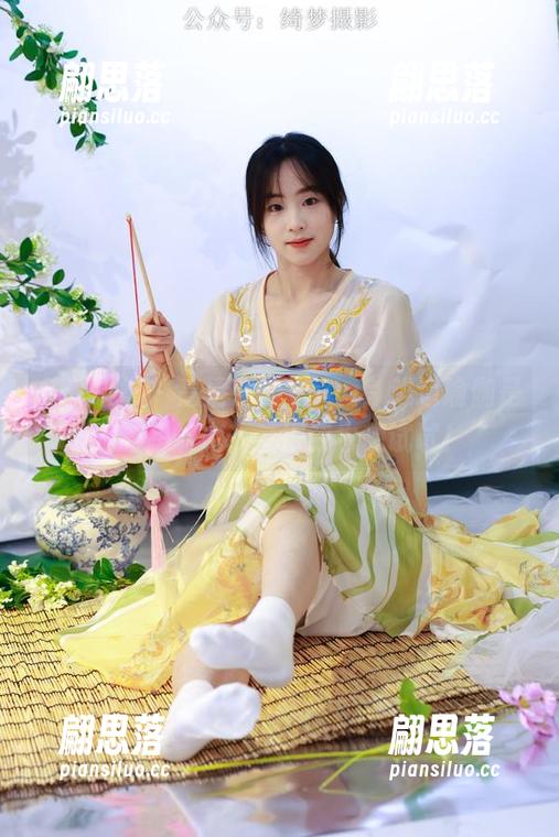 绮梦摄影 - 高清中的yaya，难道瑜伽是她的超能力？看得我也想试试！