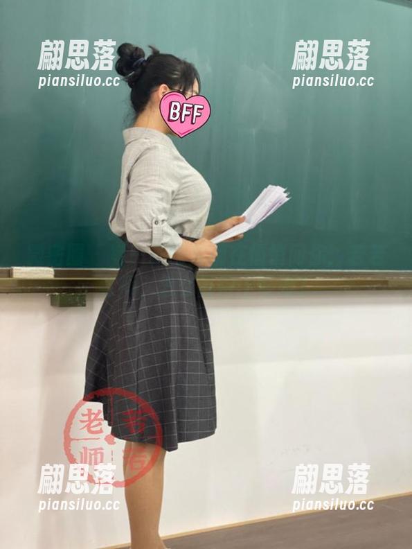 微密圈 - 每一张图片都在悄悄问你：若若老师，怎么算得上可爱？