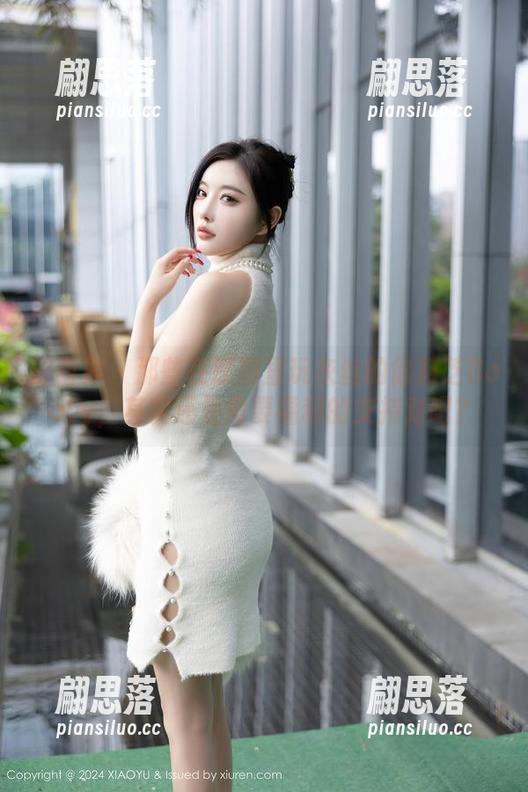 语画界 - 那些在原图里玩灰丝的徐莉芝Booty，其实还是需要福利的支持对吧？