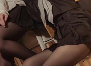 贞子蜜桃的灰丝写真合集，腿控们一定要来看看喔