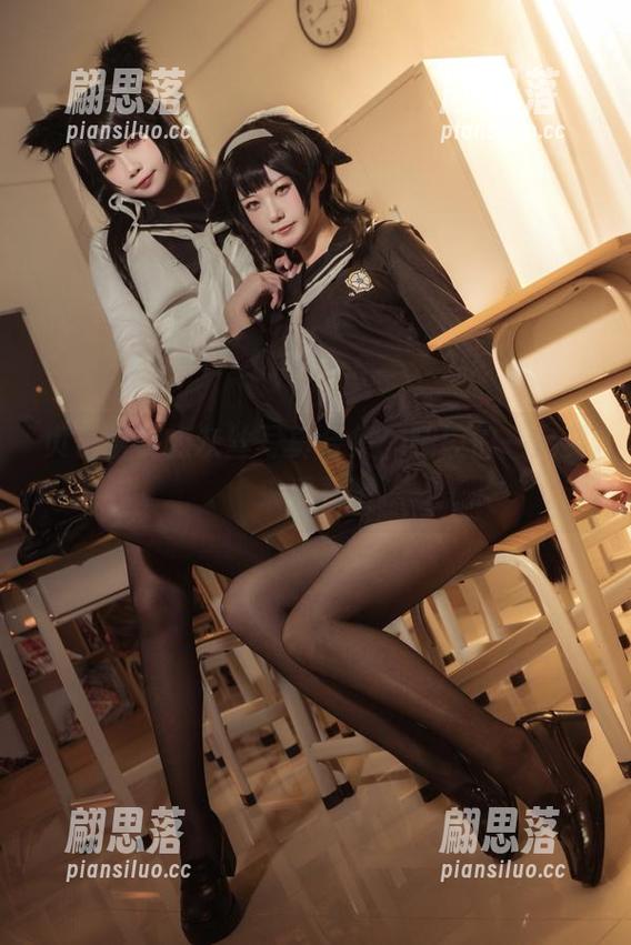 贞子蜜桃的灰丝写真合集，腿控们一定要来看看喔