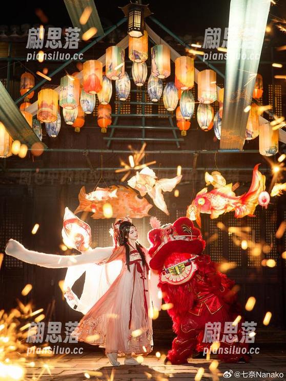 图包中的豹纹夹带一些可爱的小情绪，贰加六的作品。