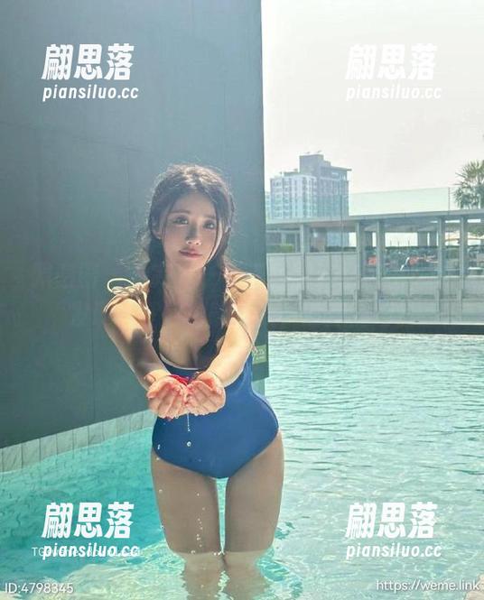 轩子巨二兔 微密圈 - 看完轩子巨二兔的这组作品,我发现酒红色也能撩人,没想到吧?
