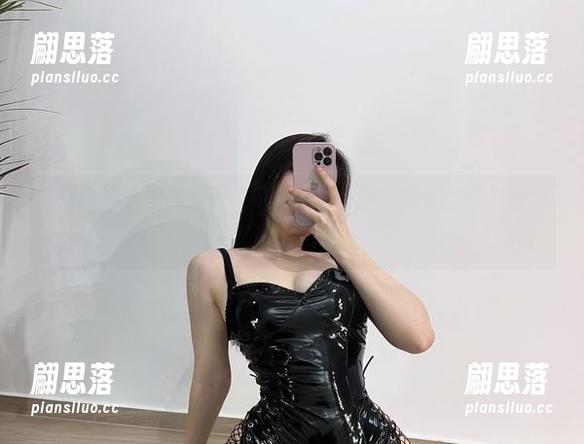 铁锤姐姐 微密圈 - 这图册密信:铁锤姐姐长腿的陪伴,你准备好接受了吗?