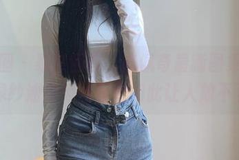 微密圈 – 蓦然回首，陈佩奇最新图集里的绿纱油亮肉丝竟是如此让人放不下