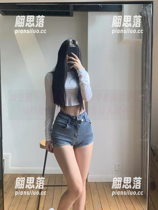 微密圈 - 蓦然回首，陈佩奇最新图集里的绿纱油亮肉丝竟是如此让人放不下