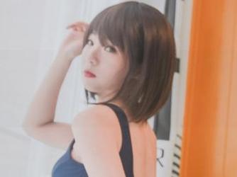 青水百合子的丝袜合集，细腻而又让人想入非非。