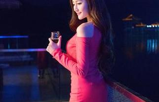 青豆客 – 赵小米Kitty的婚纱作品：不是每个女孩都能把婚纱穿成粉色独角兽！