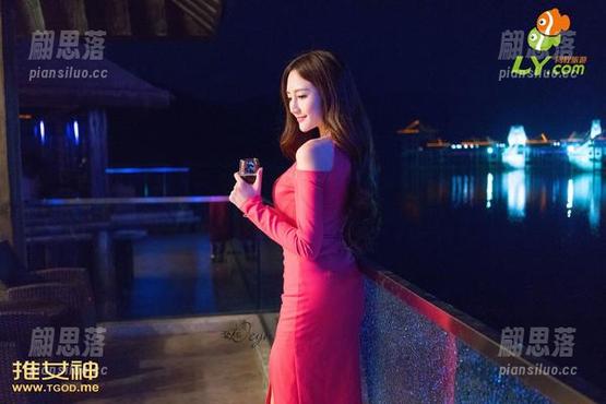 青豆客 - 赵小米Kitty的婚纱作品：不是每个女孩都能把婚纱穿成粉色独角兽！