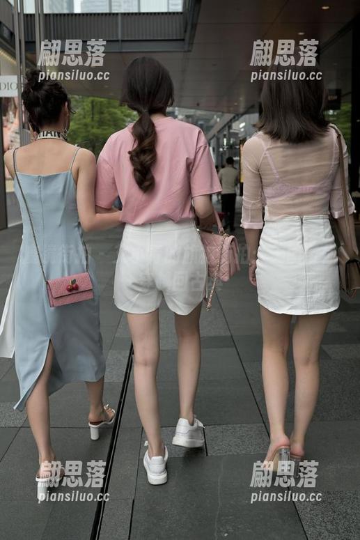 魔镜街拍 - 艾小青的旗袍街拍：美图带你穿越回古典