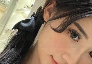 微密圈 – 美女博主黎允熙带来的裸足资源大赏，哎呀，垫脚石都得定制